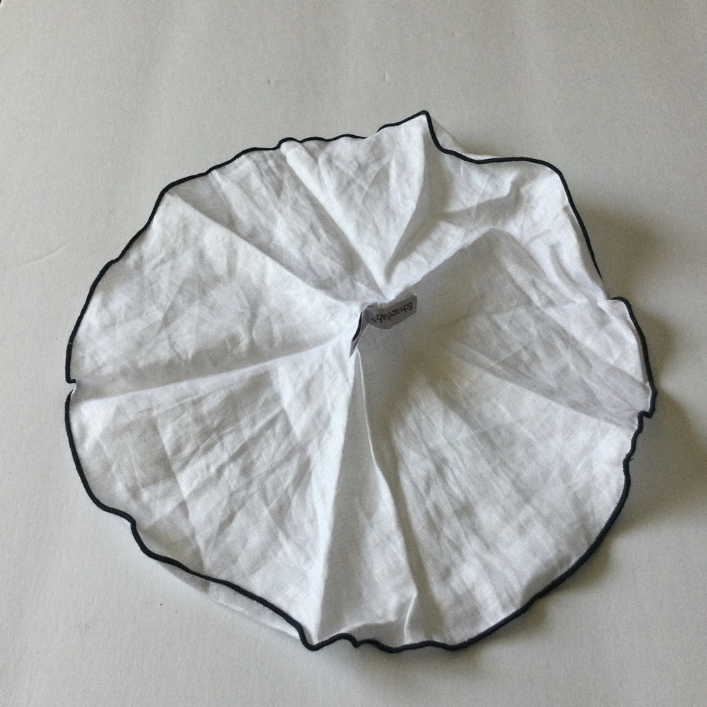 EDWARD ARMAH MENS ROUND LINEN POCKET CIRCLE WHITE WITH BLACK TRIM NWOT